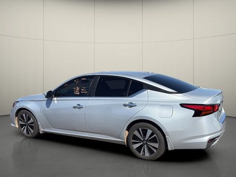 Used 2021 Nissan Altima 2.5 SV w/ SV Premium Package FWD image 5