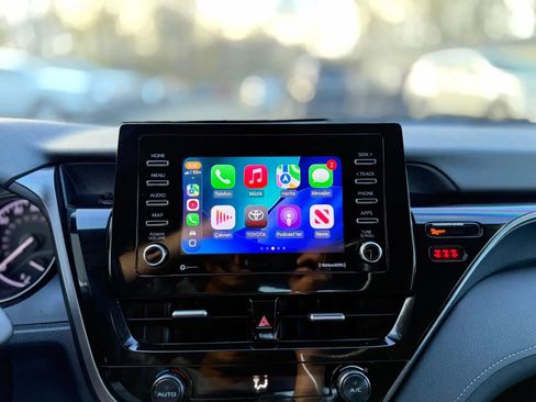 Used 2021 Toyota Camry SE FWD image 16