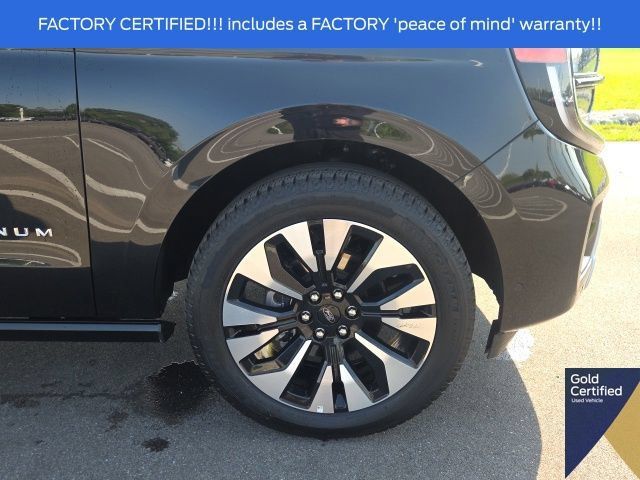 Used 2025 Ford Expedition Platinum w/ Driver's Package AWD/4WD image 6