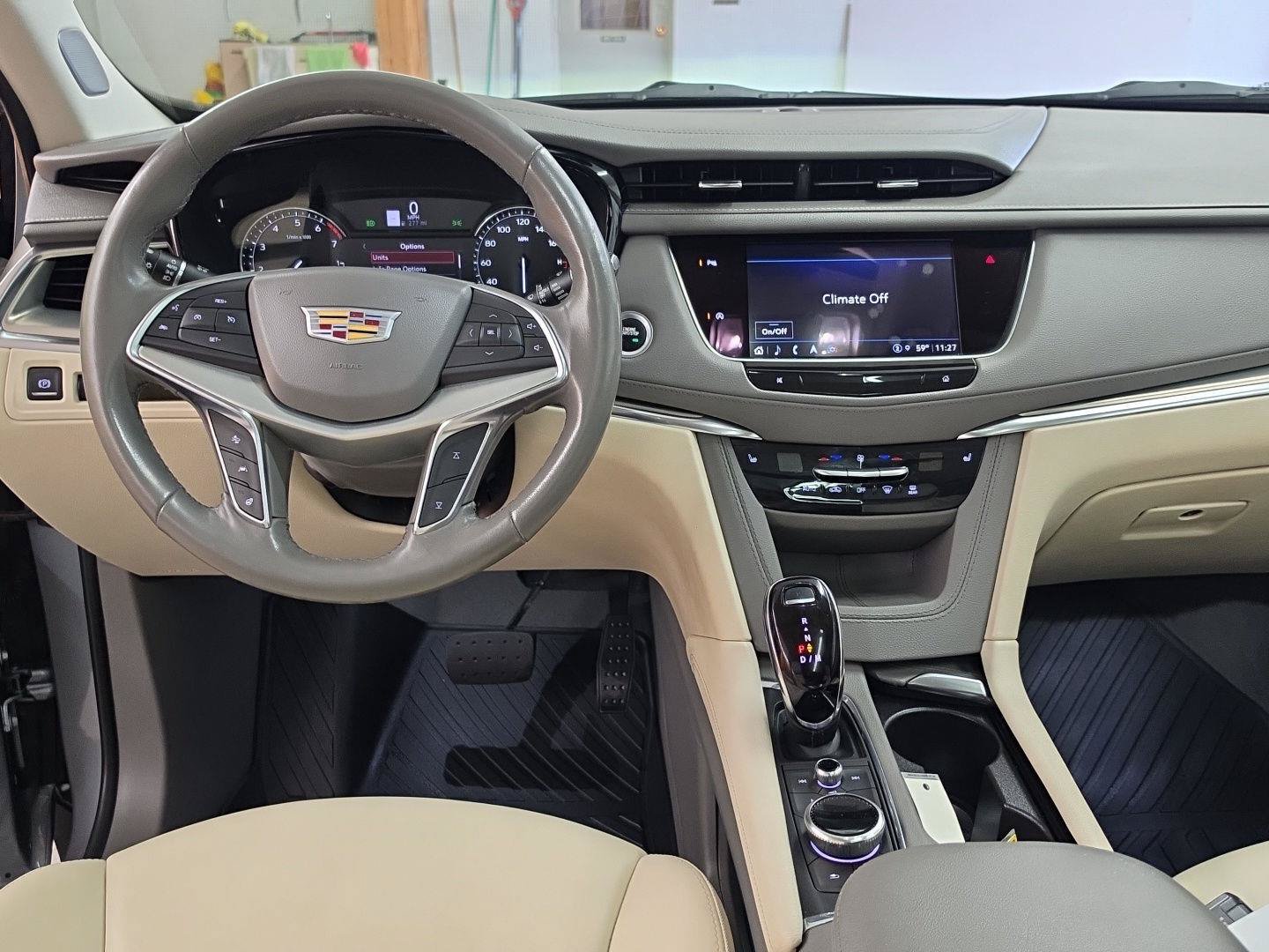 Used 2023 Cadillac XT5 Premium Luxury AWD/4WD image 2