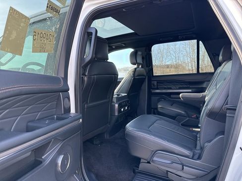 Used 2022 Ford Expedition Max Platinum image 6