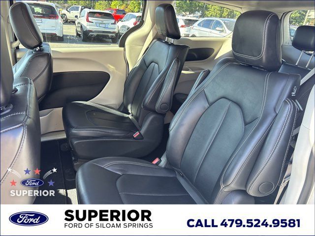 Used 2024 Chrysler Pacifica Limited FWD image 18
