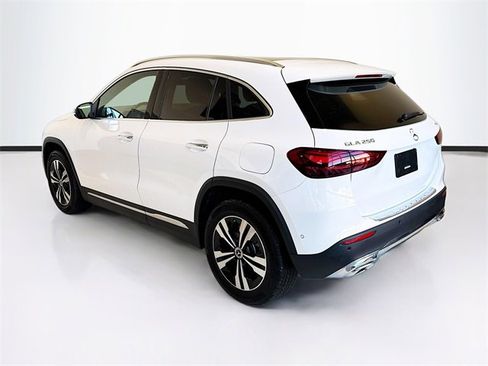 Certified 2025 Mercedes-Benz GLA 250 4MATIC image 7