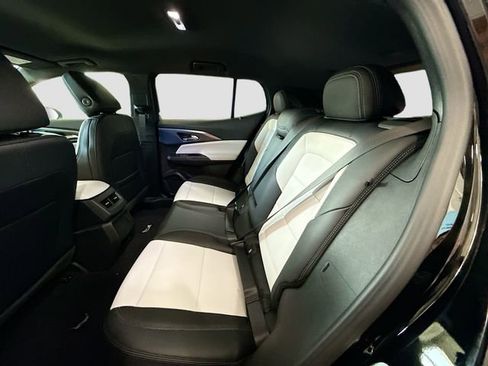 New 2026 Chevrolet Equinox EV LT image 25