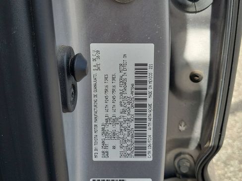 Used 2021 Toyota Tacoma SR5 RWD image 31