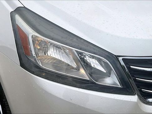 Used 2015 Chevrolet Traverse LTZ FWD image 25
