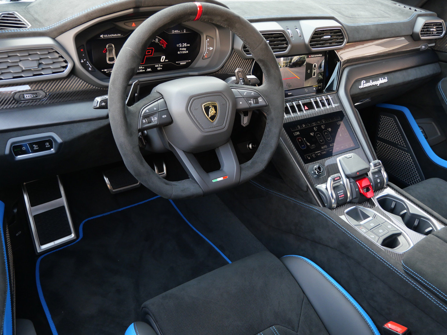 Used 2024 Lamborghini Urus Performante AWD/4WD image 24