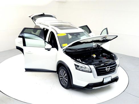 Used 2023 Nissan Pathfinder SL w/ SL Premium Package image 21