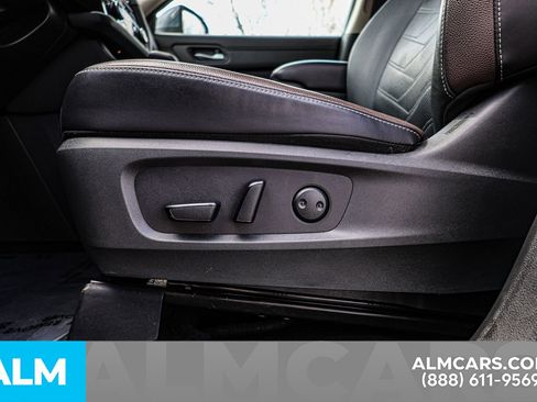 Used 2024 Nissan Pathfinder Platinum w/ Cargo Package image 21