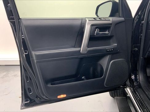 Used 2023 Toyota 4Runner Limited AWD/4WD image 19