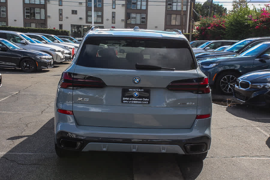 Used 2026 BMW X5 xDrive50e w/ M Sport Package AWD/4WD image 9