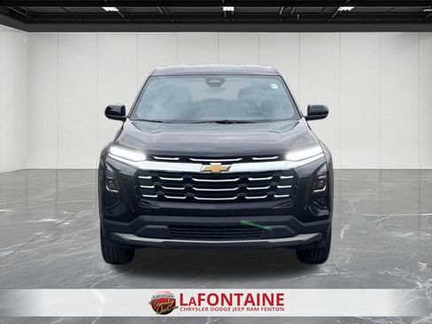Used 2025 Chevrolet Equinox LT image 2