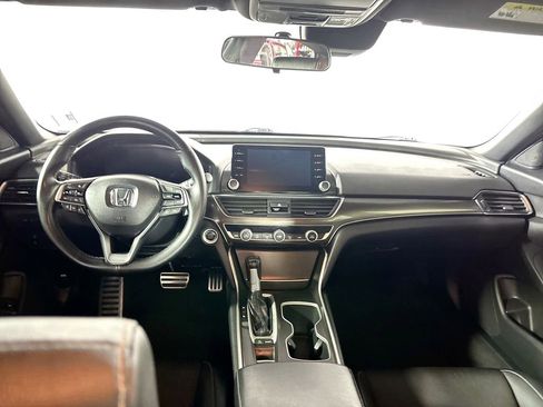 Used 2018 Honda Accord Sport image 12
