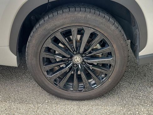 Used 2025 Toyota Highlander XSE AWD/4WD image 5