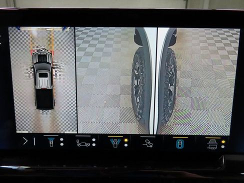 Used 2023 Chevrolet Silverado 1500 ZR2 image 19