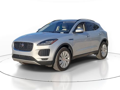Used 2018 Jaguar E-PACE SE image 2