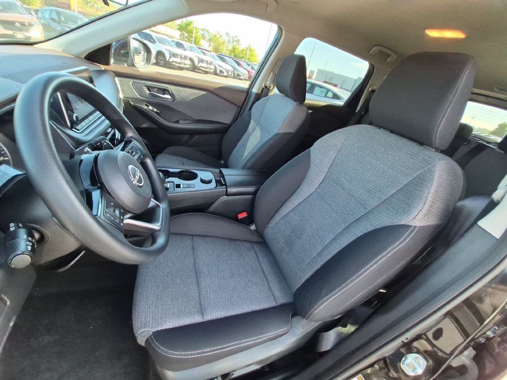 Used 2023 Nissan Rogue SV AWD/4WD image 11