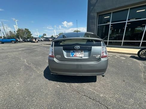 Used 2005 Toyota Prius w/ Pkg 4 FWD image 6