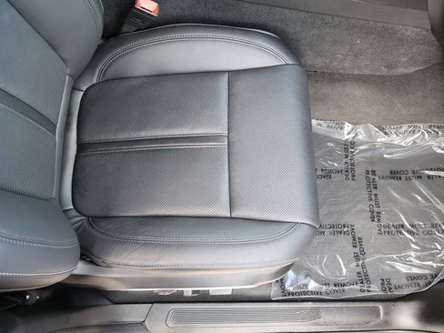 Used 2025 Jeep Wagoneer L Series II w/ 8-pass Seating Package image 33