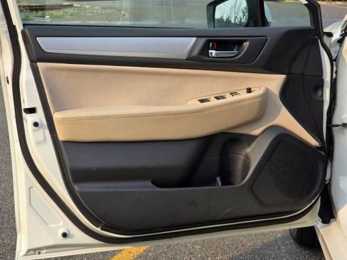 Used 2017 Subaru Legacy 2.5i Premium image 23