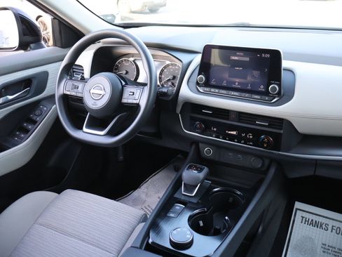 Used 2023 Nissan Rogue SV AWD/4WD image 12