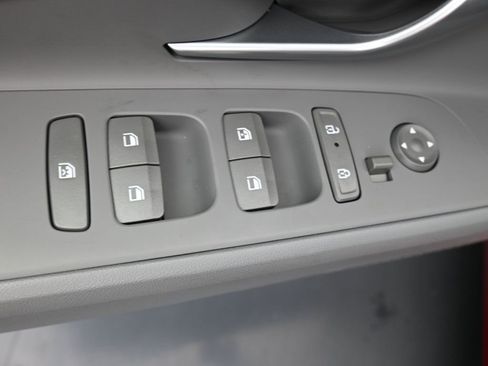 Certified 2025 Hyundai Elantra Sport image 11