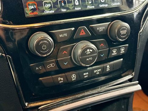 Used 2020 Jeep Grand Cherokee Limited X image 17