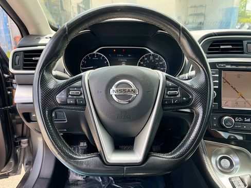 Used 2019 Nissan Maxima 3.5 SL w/ Floor Mat Group FWD image 11