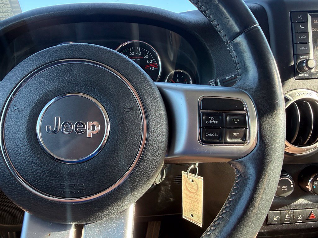 Used 2017 Jeep Wrangler Unlimited Rubicon AWD/4WD image 11