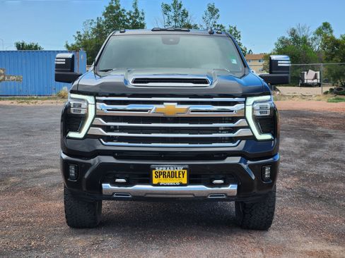 Used 2024 Chevrolet Silverado 2500 High Country w/ High Country Premium Package AWD/4WD image 6