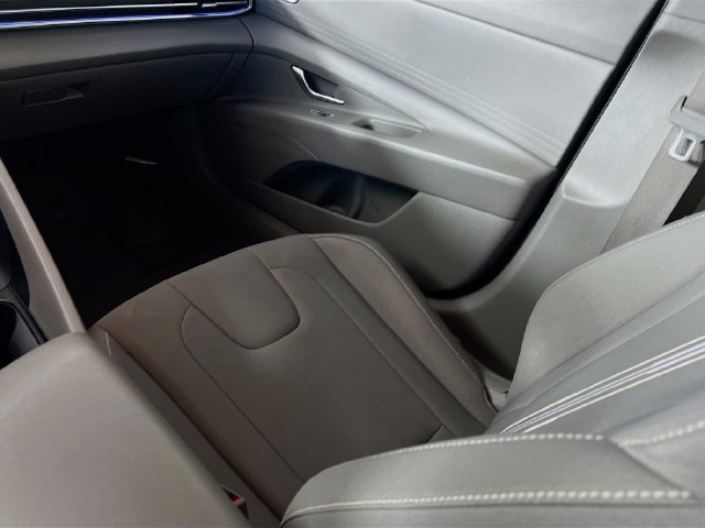 Used 2024 Hyundai Elantra SEL FWD image 23