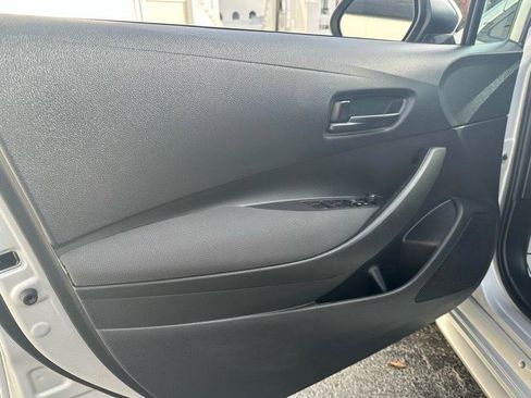 Used 2022 Toyota Corolla LE FWD image 22