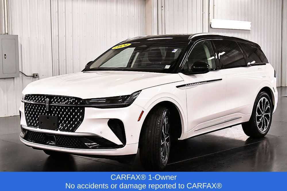 Used 2024 Lincoln Nautilus Reserve w/ Equipment Group 202A AWD/4WD image 3
