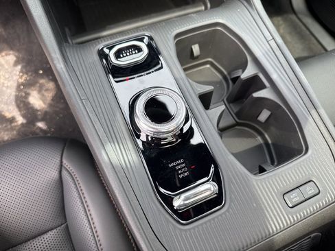 New 2026 Jeep Cherokee Overland image 15