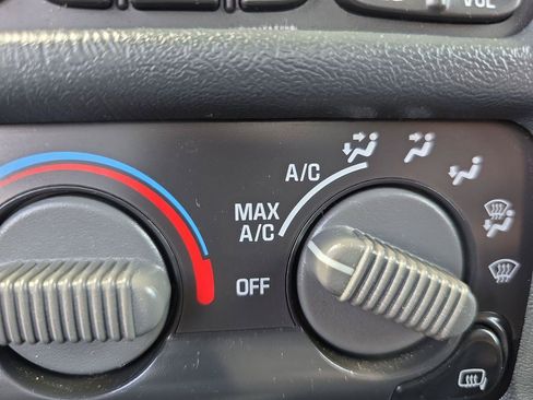 Used 2004 GMC Sonoma SLS AWD/4WD image 23