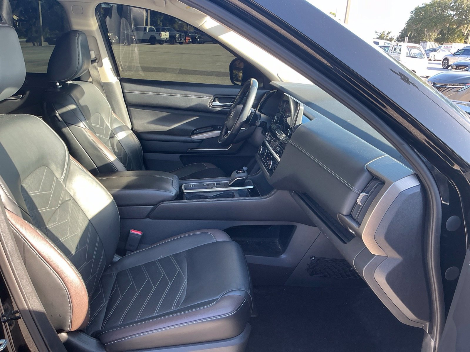 Certified 2024 Nissan Pathfinder Platinum w/ Cargo Package FWD image 18