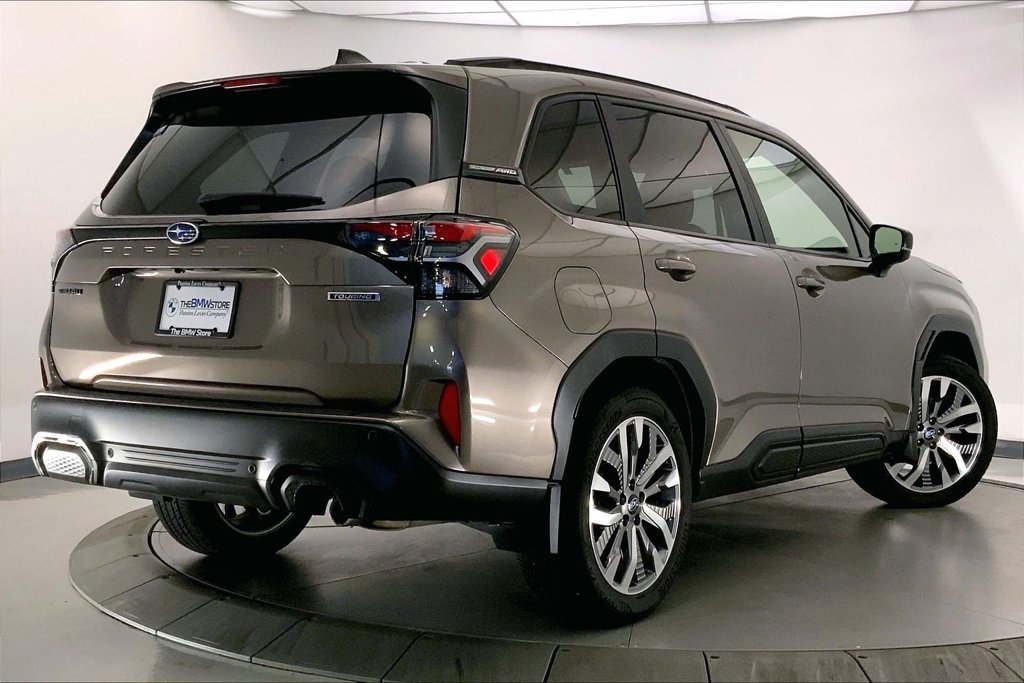 Used 2025 Subaru Forester Touring AWD/4WD image 12
