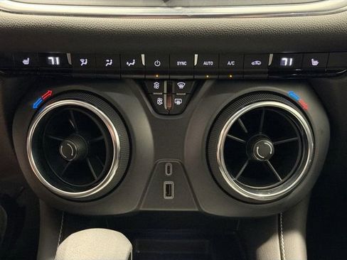 Used 2024 Chevrolet Blazer LT w/ Convenience Package FWD image 14
