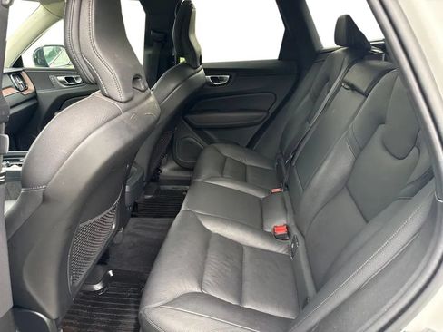 Used 2024 Volvo XC60 B5 Plus AWD/4WD image 29