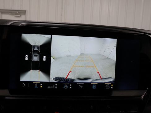 Used 2024 Chevrolet Silverado 2500 High Country w/ High Country Premium Package image 16