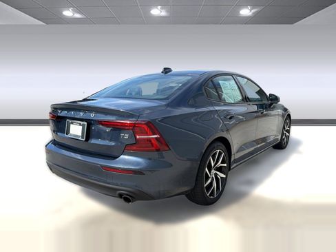 Used 2020 Volvo S60 T5 Momentum FWD image 8