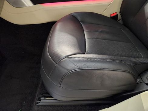 Used 2023 Land Rover Range Rover Long Wheelbase SE image 24