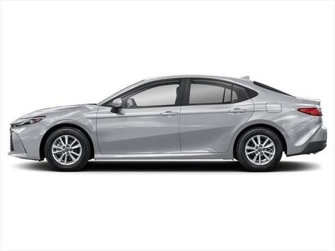 Certified 2025 Toyota Camry LE FWD image 5