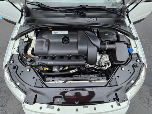 Used 2015 Volvo XC70 T6 Platinum w/ Protection Package image 30