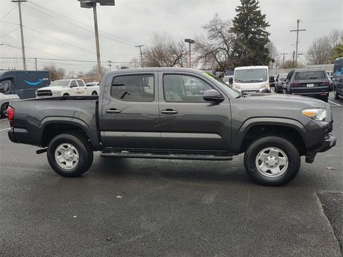 Used 2022 Toyota Tacoma SR5 image 6