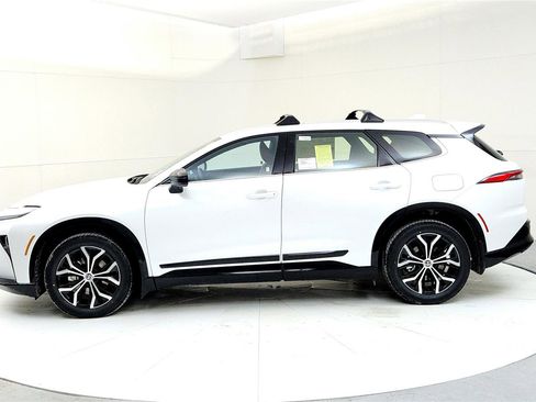 New 2026 Toyota Crown Signia image 3