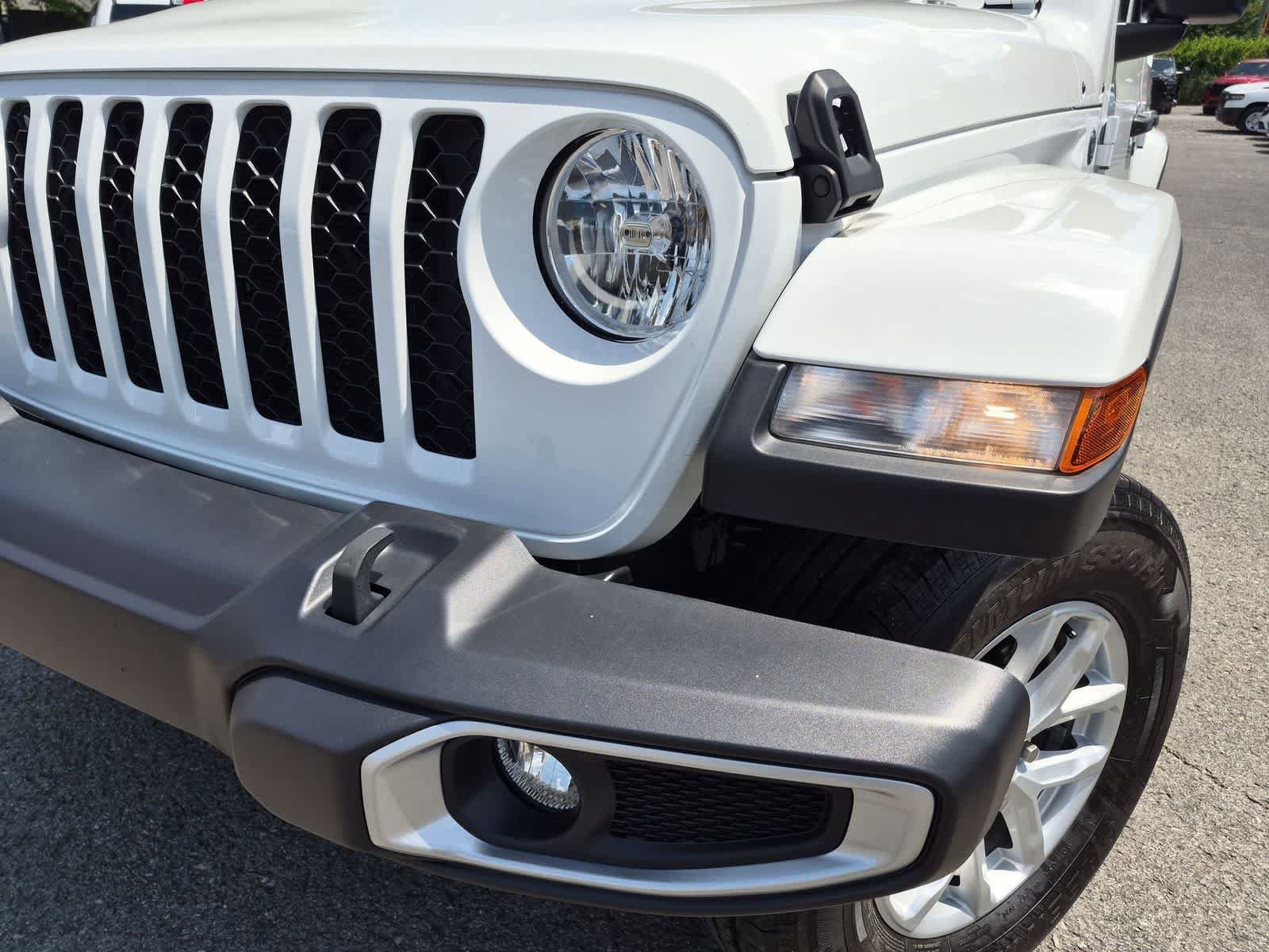 Used 2023 Jeep Gladiator Sport AWD/4WD image 11
