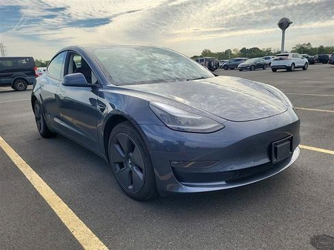 Used 2022 Tesla Model 3 Long Range image 3