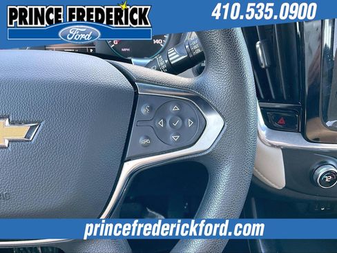 Used 2022 Chevrolet Traverse LS image 18