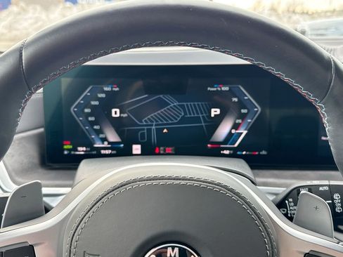 Used 2025 BMW X7 M60i image 11